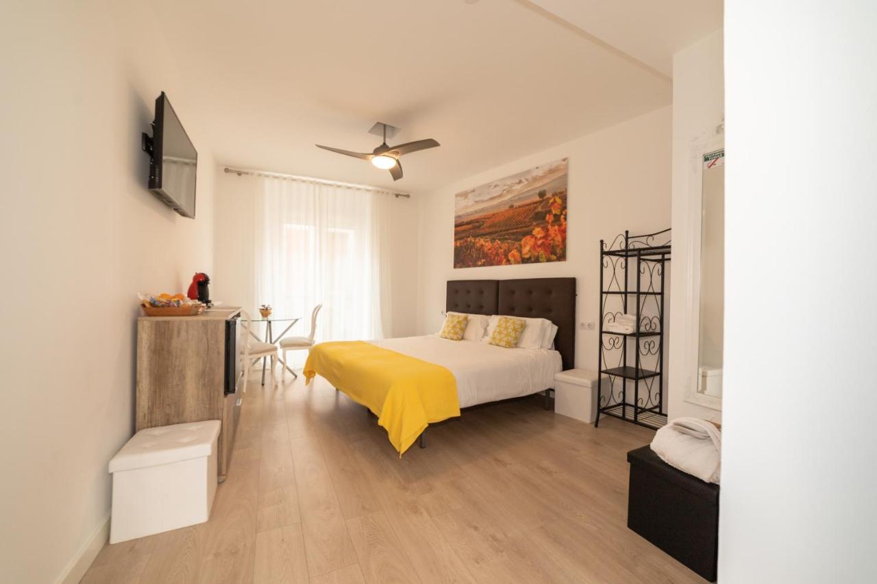 Hostal Puente De Hierro Logrono Luaran gambar