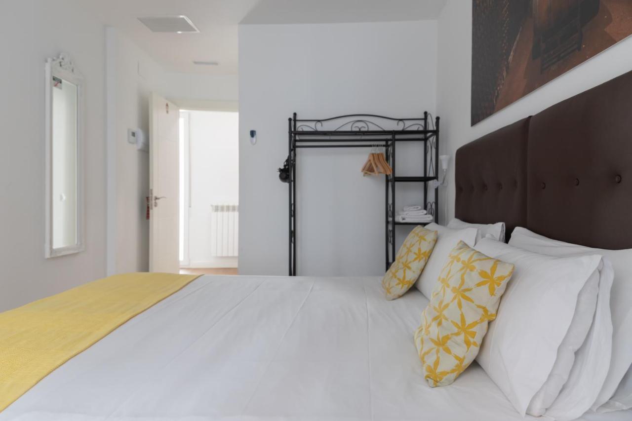 Hostal Puente De Hierro Logrono Luaran gambar